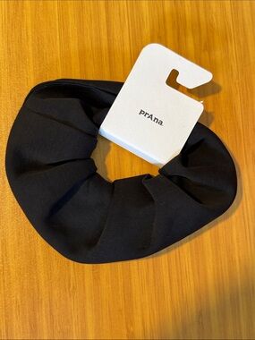 NWT** Prana Black Shea Hair Scrunchie